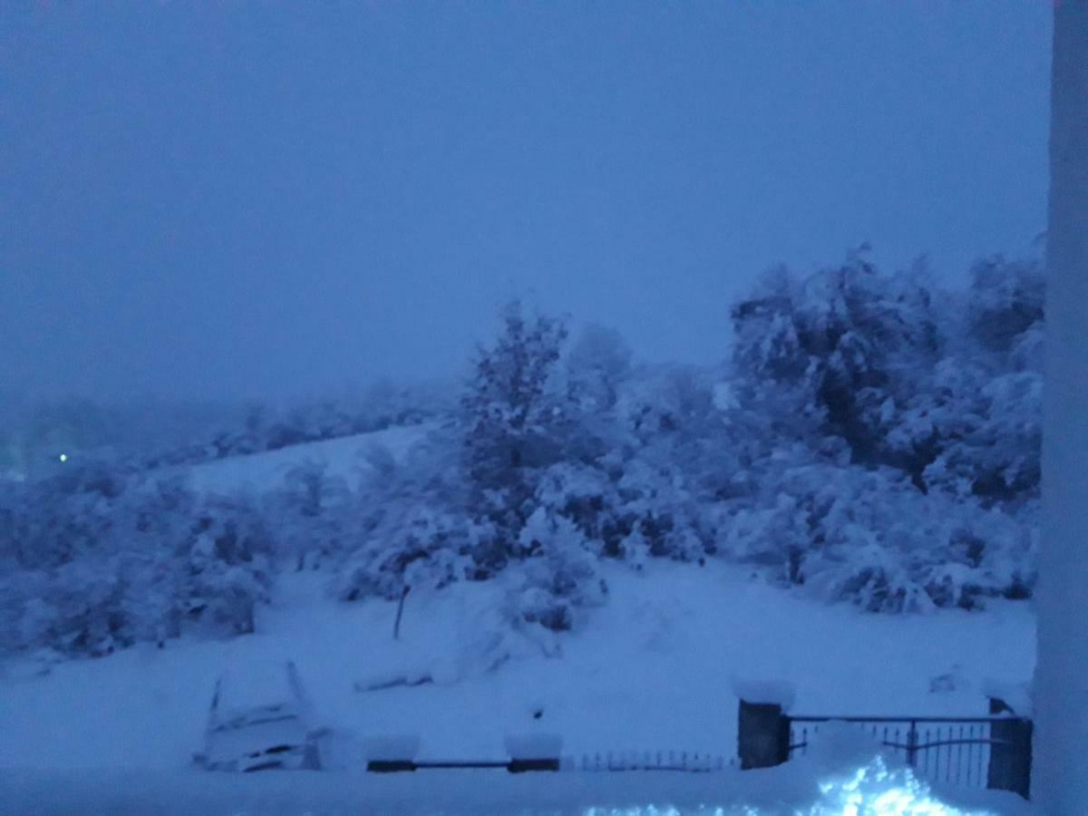 Colt De Rai - Camera De Inchiriat Resicabánya Kültér fotó